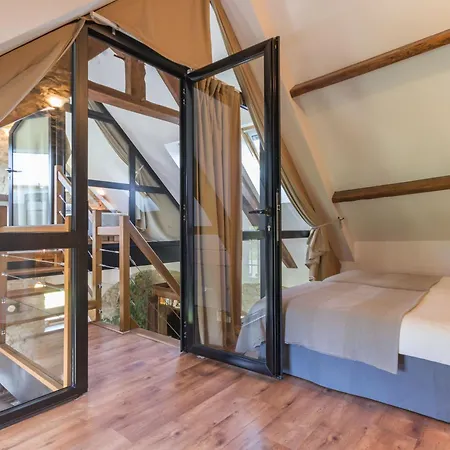 Familial Rénové Avec Jardin, Activités Extérieures Et Recharge électrique à - Fr-1-306-843