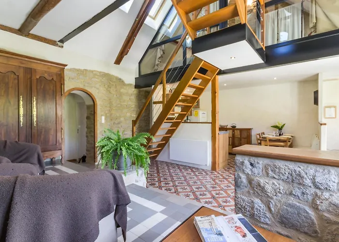 Familial Rénové Avec Jardin, Activités Extérieures Et Recharge électrique à - Fr-1-306-843 Casa de Férias *